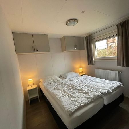 Chalet Op Gezellige Familiecamping Bij Zee Kamperland Ngoại thất bức ảnh