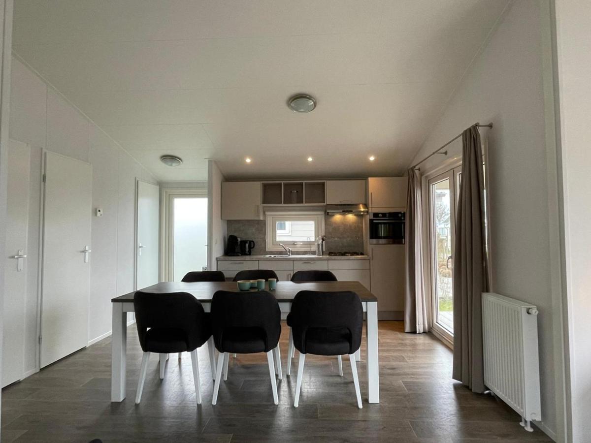 Chalet Op Gezellige Familiecamping Bij Zee Kamperland Ngoại thất bức ảnh
